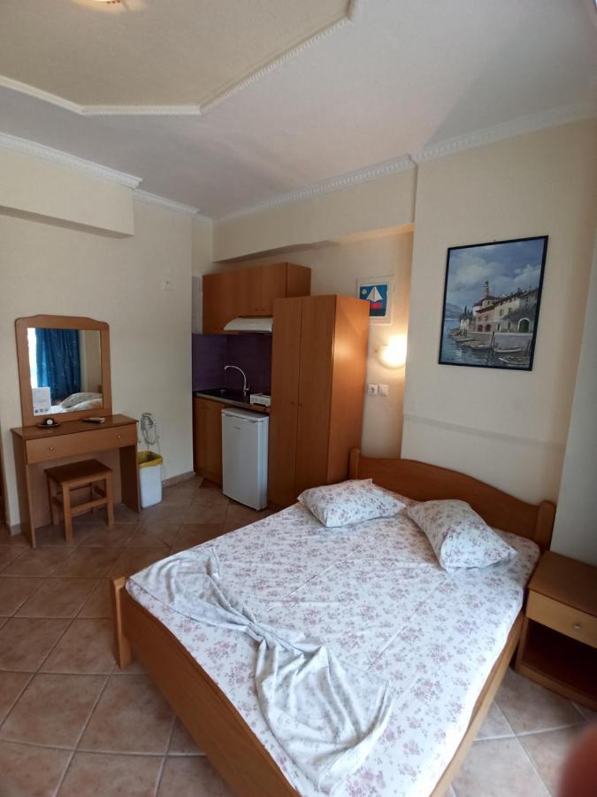 Villa Cosmos Inn Olympiakí Aktí Eksteriør bilde