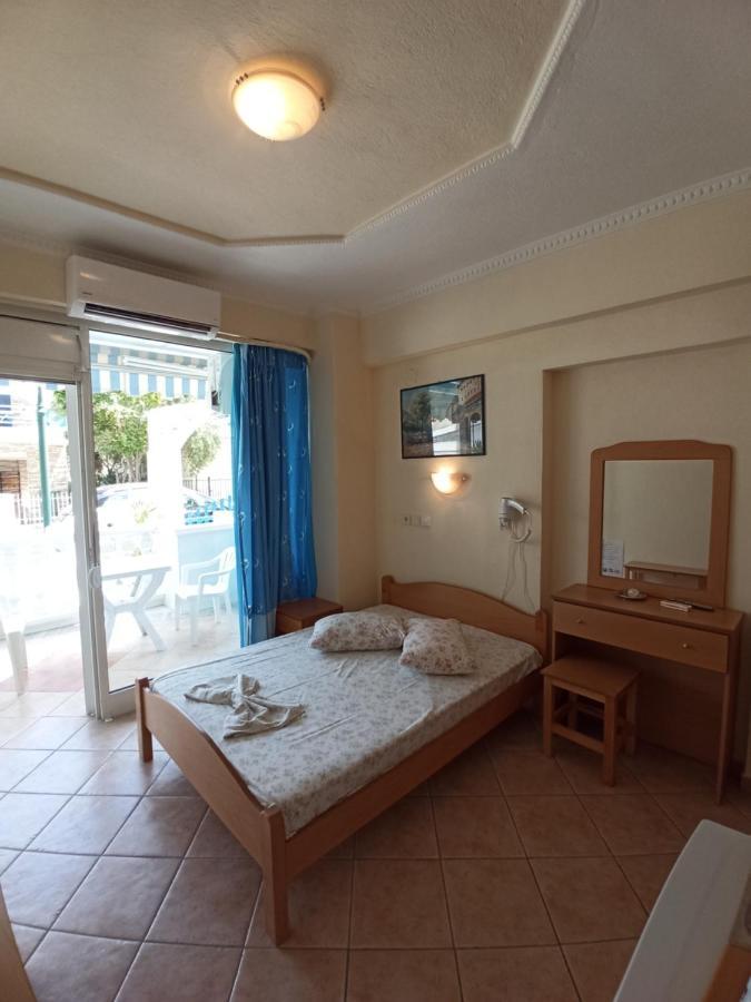 Villa Cosmos Inn Olympiakí Aktí Eksteriør bilde